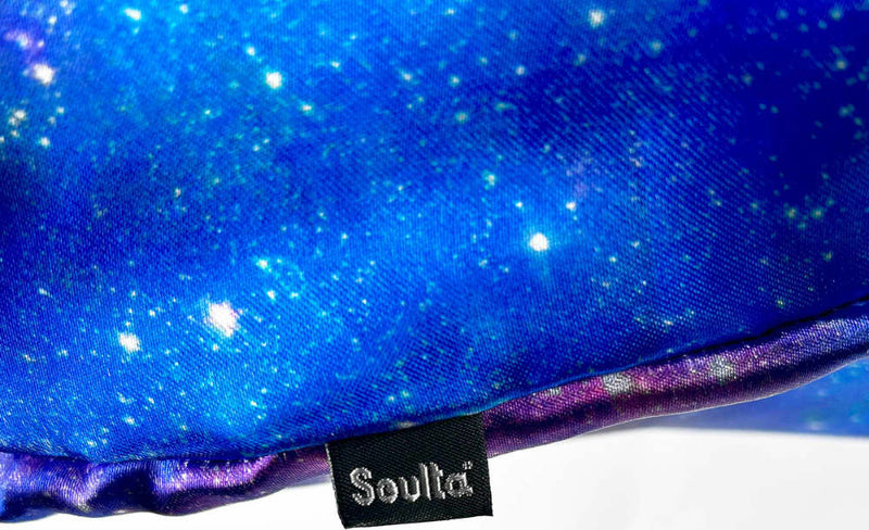 Fronha com Ziper Galaxia de Cetim Anti Frizz Queen Size 55x70 - Soulta